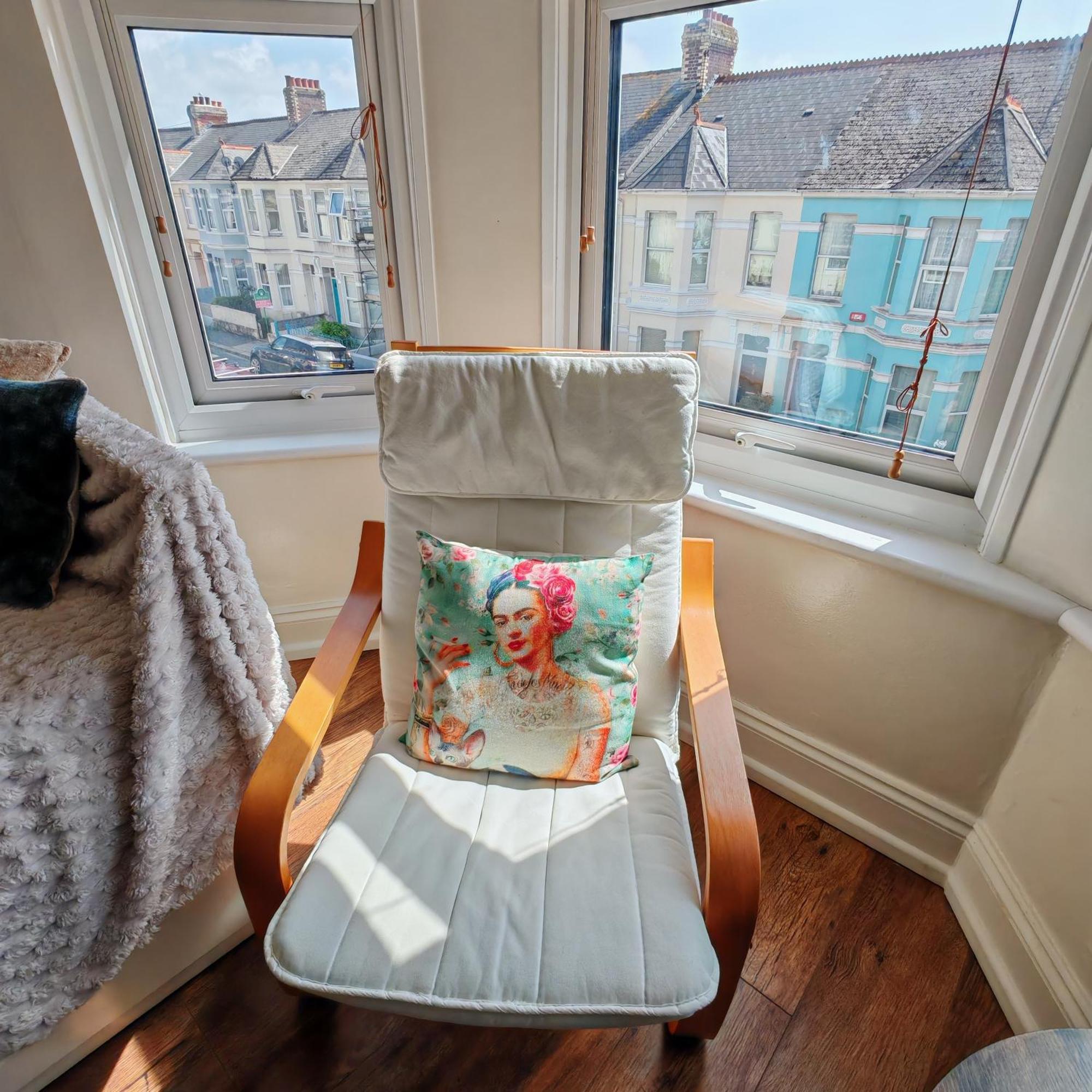 Ocean Apartment-with Parking * Plymouth